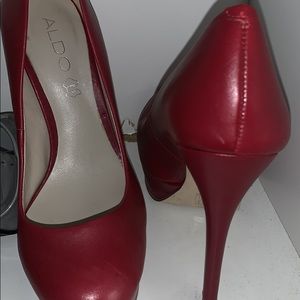 All three pairs diferente brands size 6